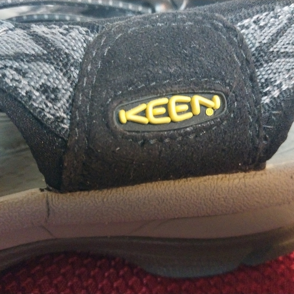 Keen Black and Gray Sandals - Picture 8 of 10